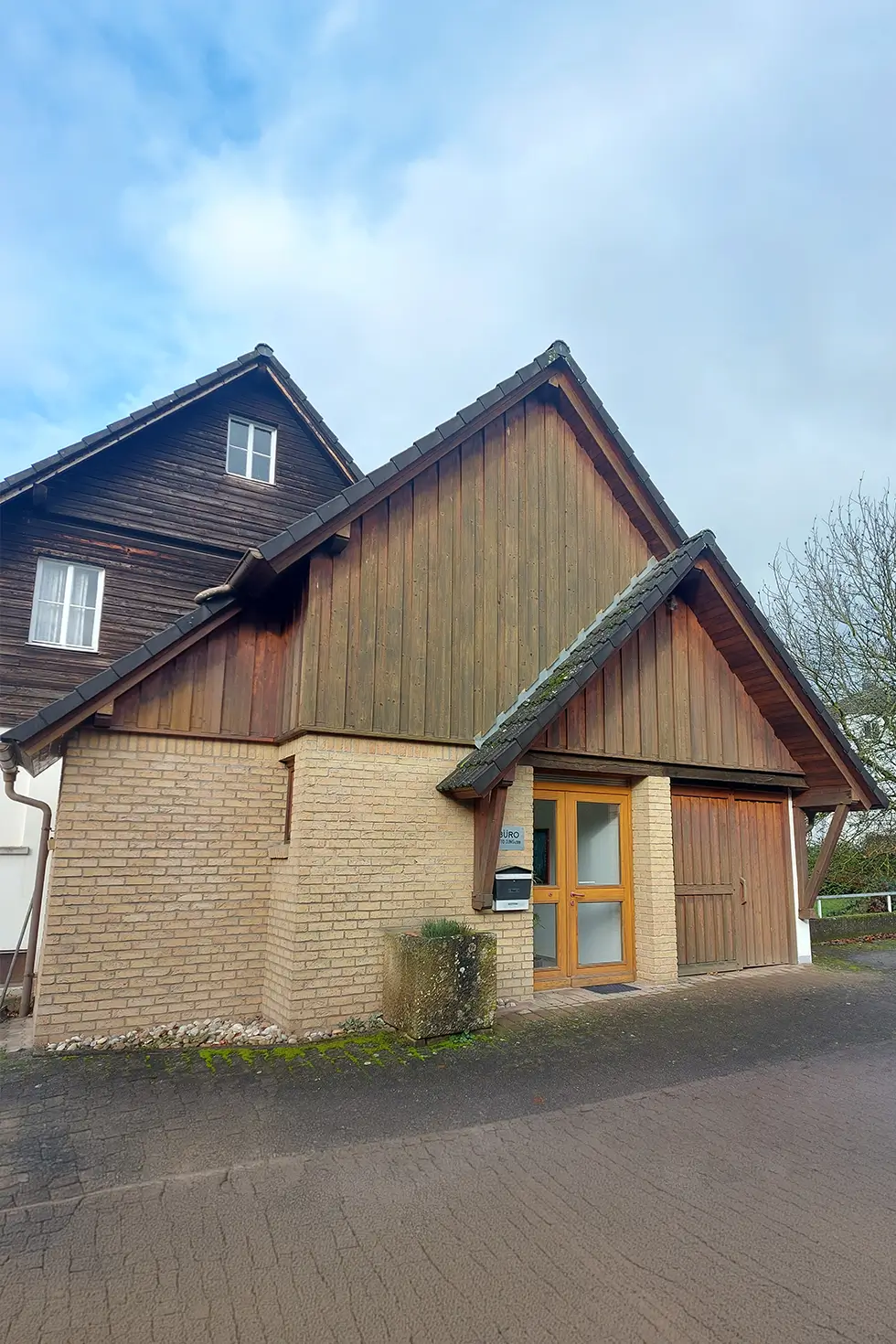 Firmengebäude Jung & Sohn GmbH Außenansicht